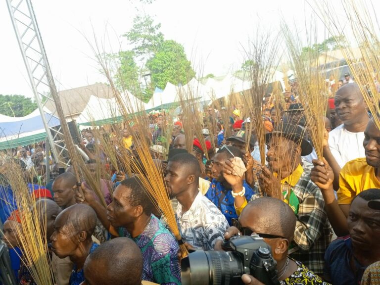 Mass-Defection-To-APC-In-Abia2